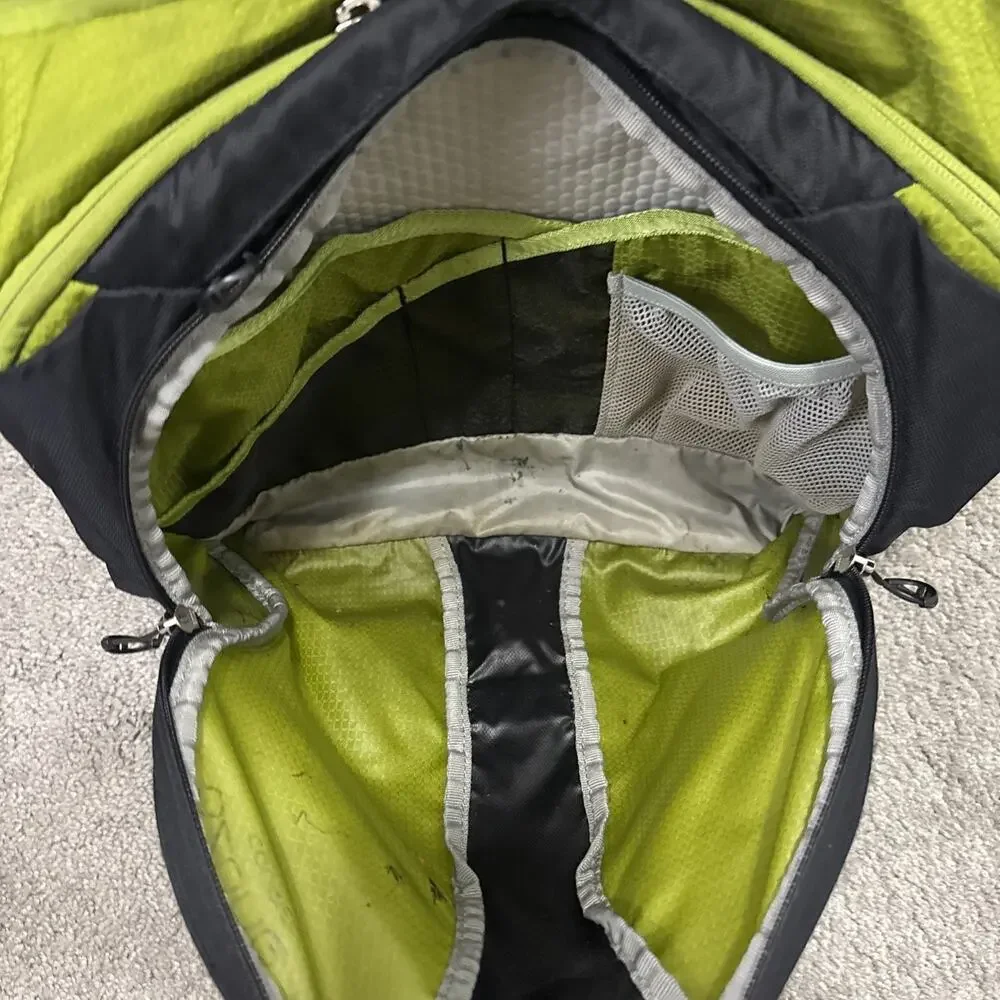 Osprey Ozone Courier Bag Green Laptop Messenger Bag Travel Business Carry-on